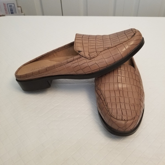 Aerosoles Alligator Print Beige Mule Shoes Size 8M See Photos - Picture 8 of 8